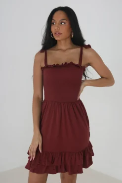Vestido De Tirantes Y Cuerpo Nido De Abeja