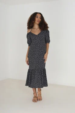 Vestido Mide De Manga Corta Y Estampado De Lunares