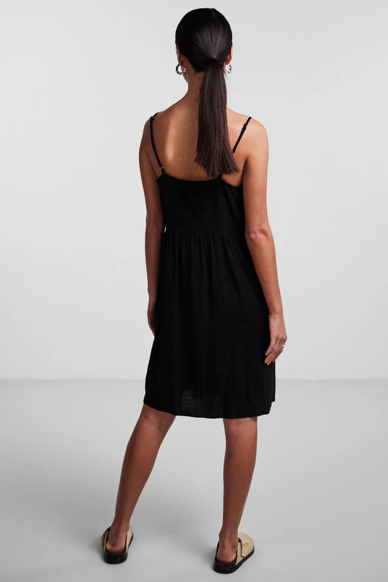 Vestido Midi Con Lino
