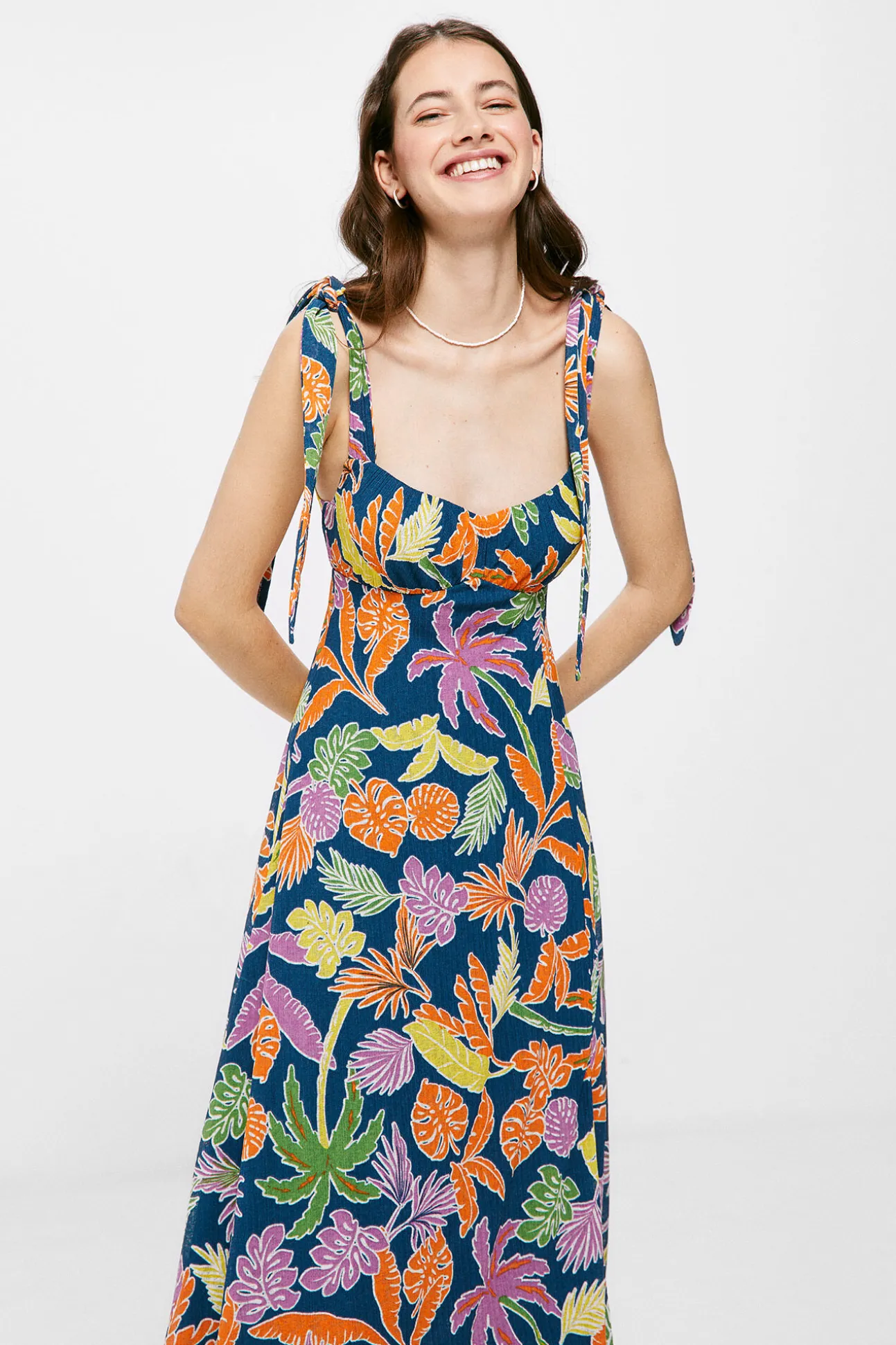 Vestido Midi Estampado Tropical