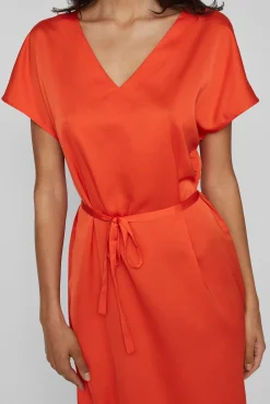 Vestido Midi Satinado De Manga Corta