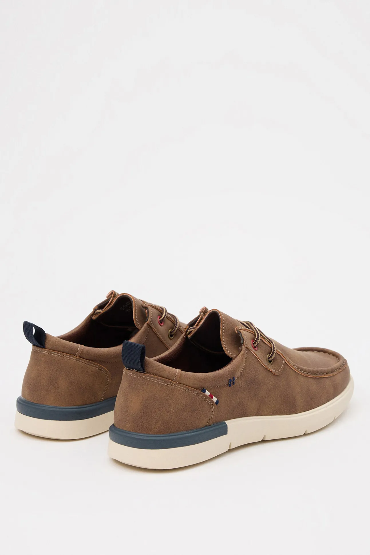 Zapato Clasico Wallaby Cordon